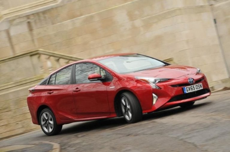 Toyota sued due to alleged hybrid vehicle brake defect
