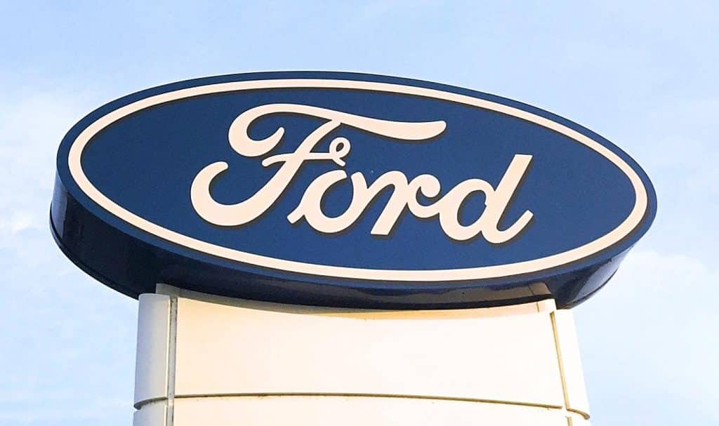 Ford is working on a smartphone-based tech to help "see" objects in the road