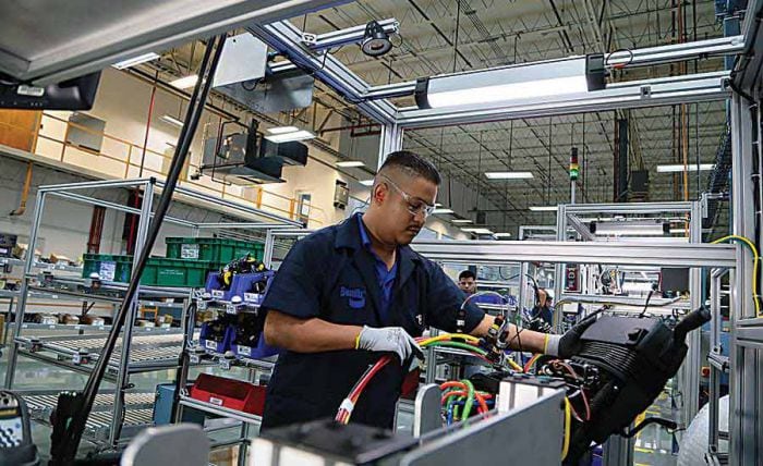 Survey: More Headwinds For Auto Sector Manufacturing