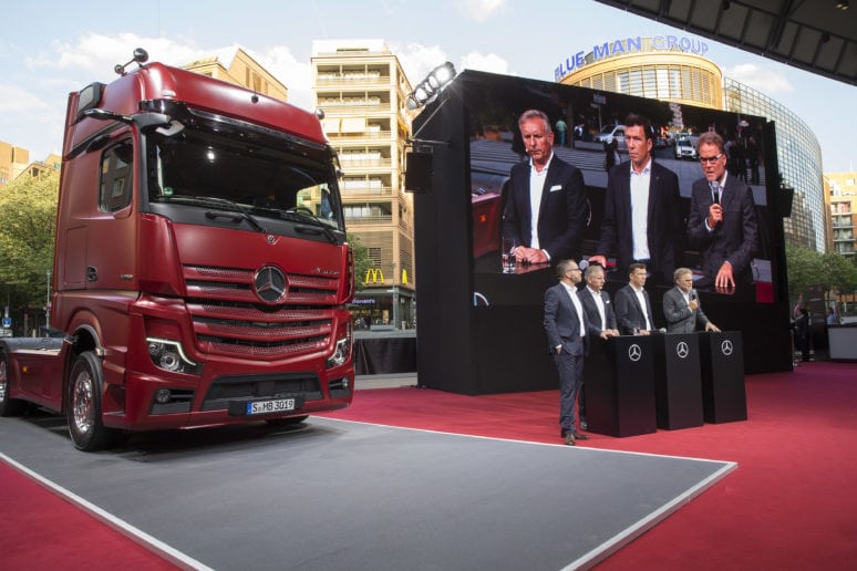 World Premiere of the New Mercedes-Benz Trucks flagship in Berlin; The New Actros with Active Brake Assist 5