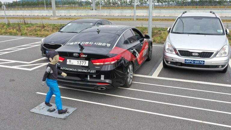 Hyundai Mobis unveils first rear-automatic-braking system