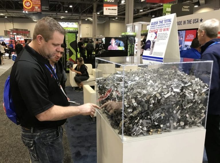 Counting the clips in Akebono's contest at this year's AAPEX Show