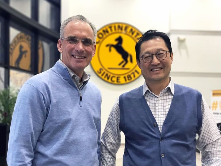 Jeff Klei (left) retires after more than 30 years of service. Robert (Bob) Lee (right) will succeed him as president of Continental North America.