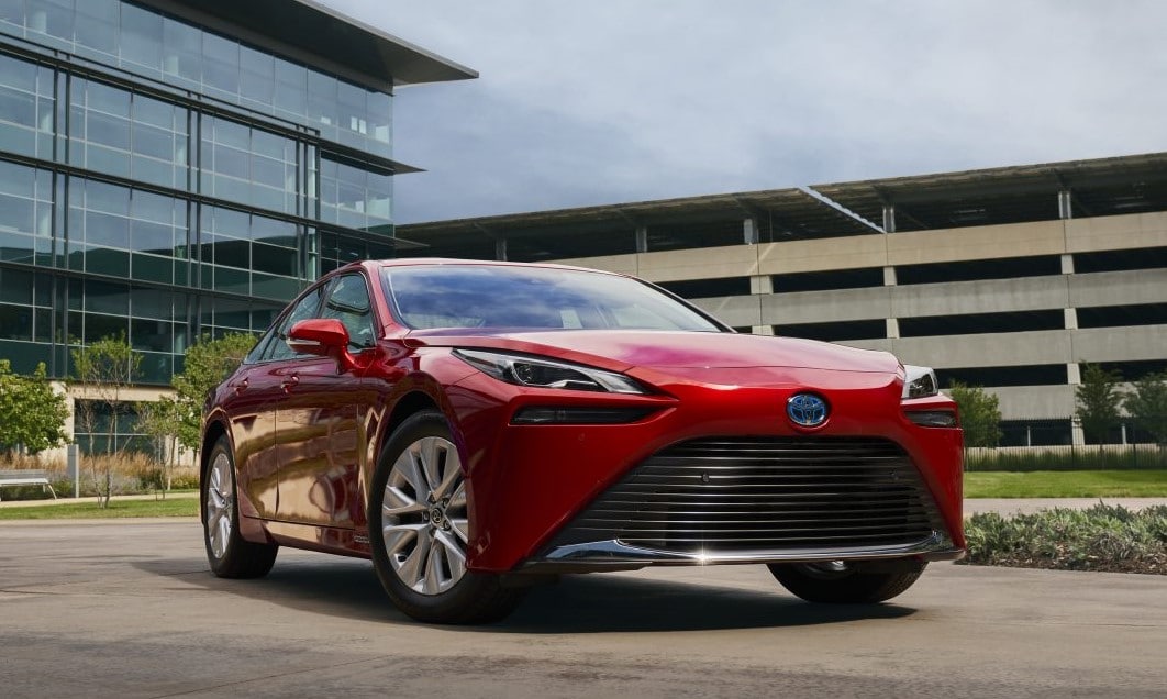 Toyota Upgrades Mirai Fuel-Cell Sedan for 2021
