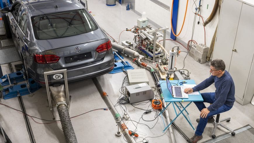 Empa engineer Daniel Schreiber in the Automotive Powertrain Technology lab where a sophisticated test for brake dust is being developed