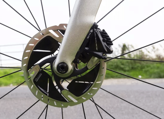 Bike racers comment on the efficacy of disc brakes on racing bicycles
