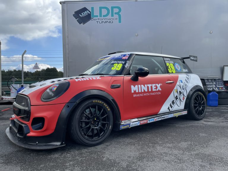 Mintex returns to sponsor the 2021 MINI CHALLENGE race series in the U.K.