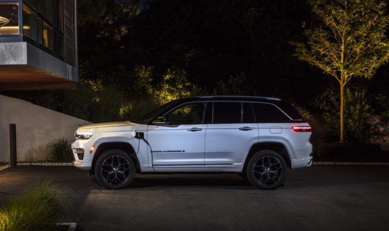 Jeep announced the pricing, availability and ADAS for the new Grand Cherokee hybrid