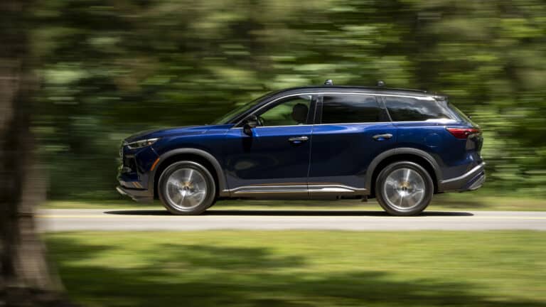 The 2024 INFINITI QX60 Autograph is a solid luxury three-row SUV