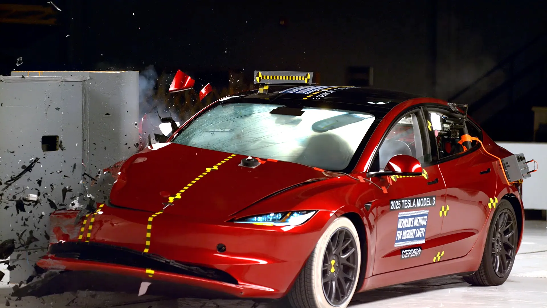IIHS Awards Safety Ratings to Sixteen New Models