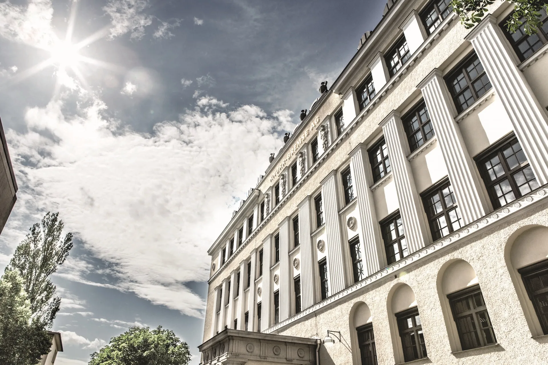 Knorr-Bremse Group headquarters building in Munich, Germany, where the supplier reported Q2 results and a 14.2% operating EBIT margin