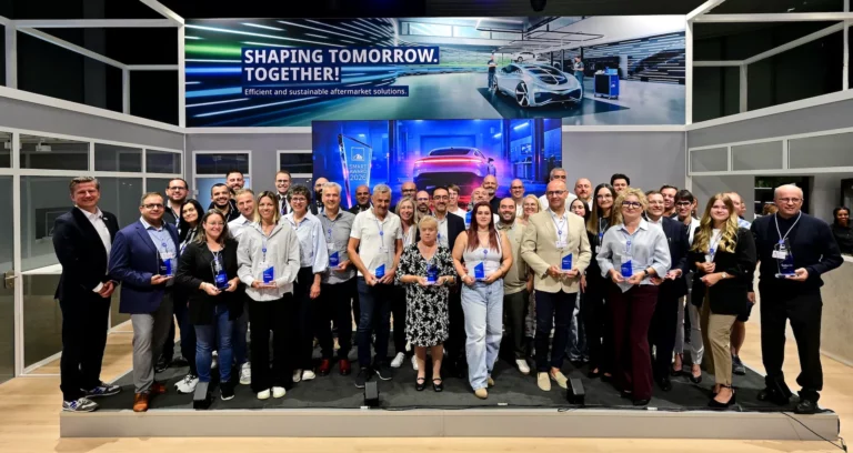 ATE Smart Awards debut: AUMOVIO honors 22 European workshops and six Australian ATE BrakeCenters at Automechanika Frankfurt.